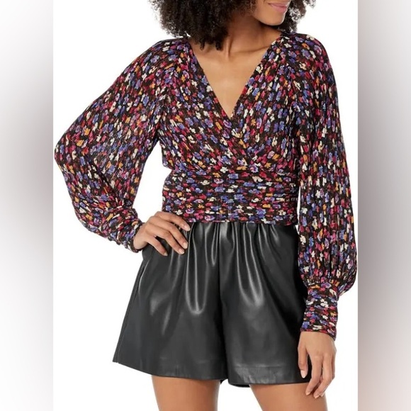 ASTR The Label Pernilla Pleated Long Sleeve Blouse - Black/Pink Ditsy - Medium - Picture 2 of 14